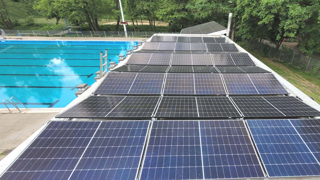 Schwimmbad Solaranlage
